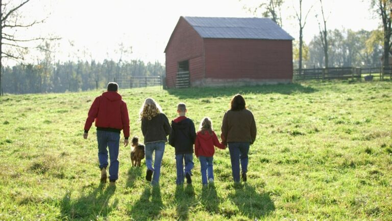 New partnership expands 24/7 mental health support for Saskatchewan farm families